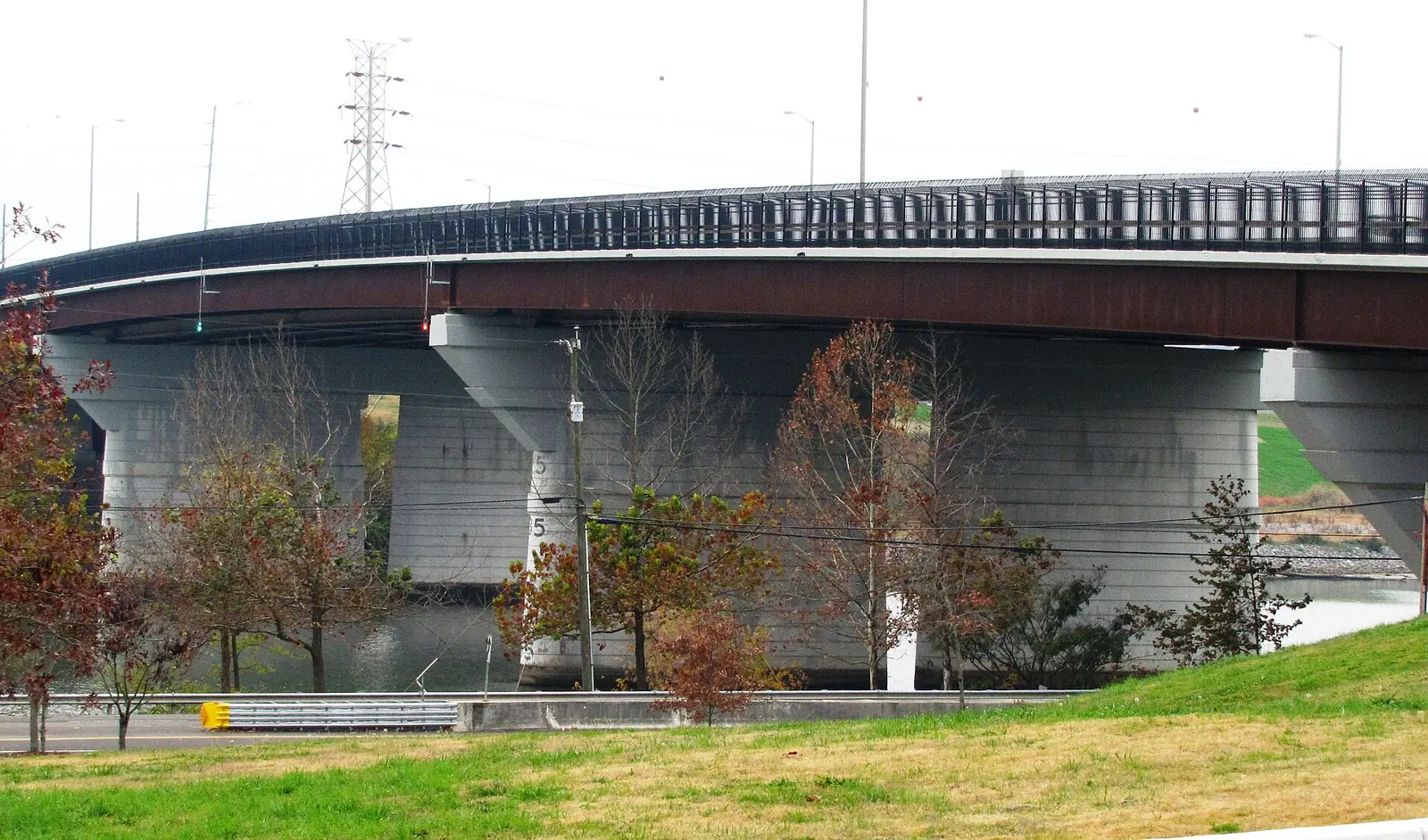 Alcoa Highway (U.S. 129) crosses the Tennessee River on the Buck Karnes Bridge in Knoxville, on the road south to Alcoa.
