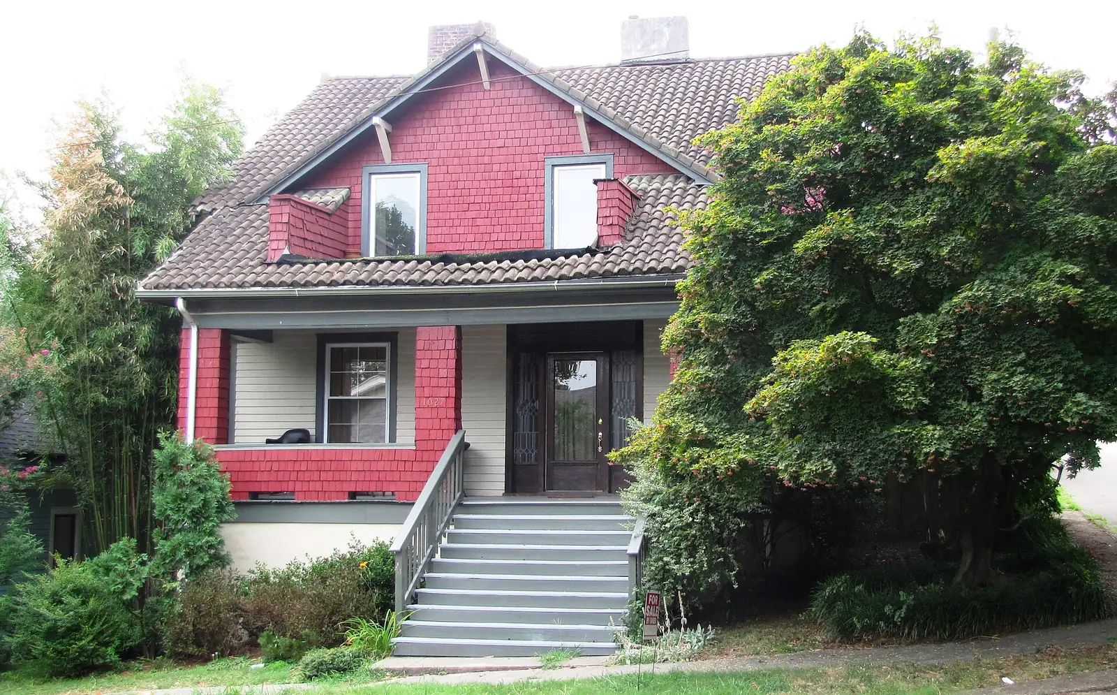 A bungalow at 1027 Gratz St. in the Fourth and Gill Historic District, north of downtown Knoxville.