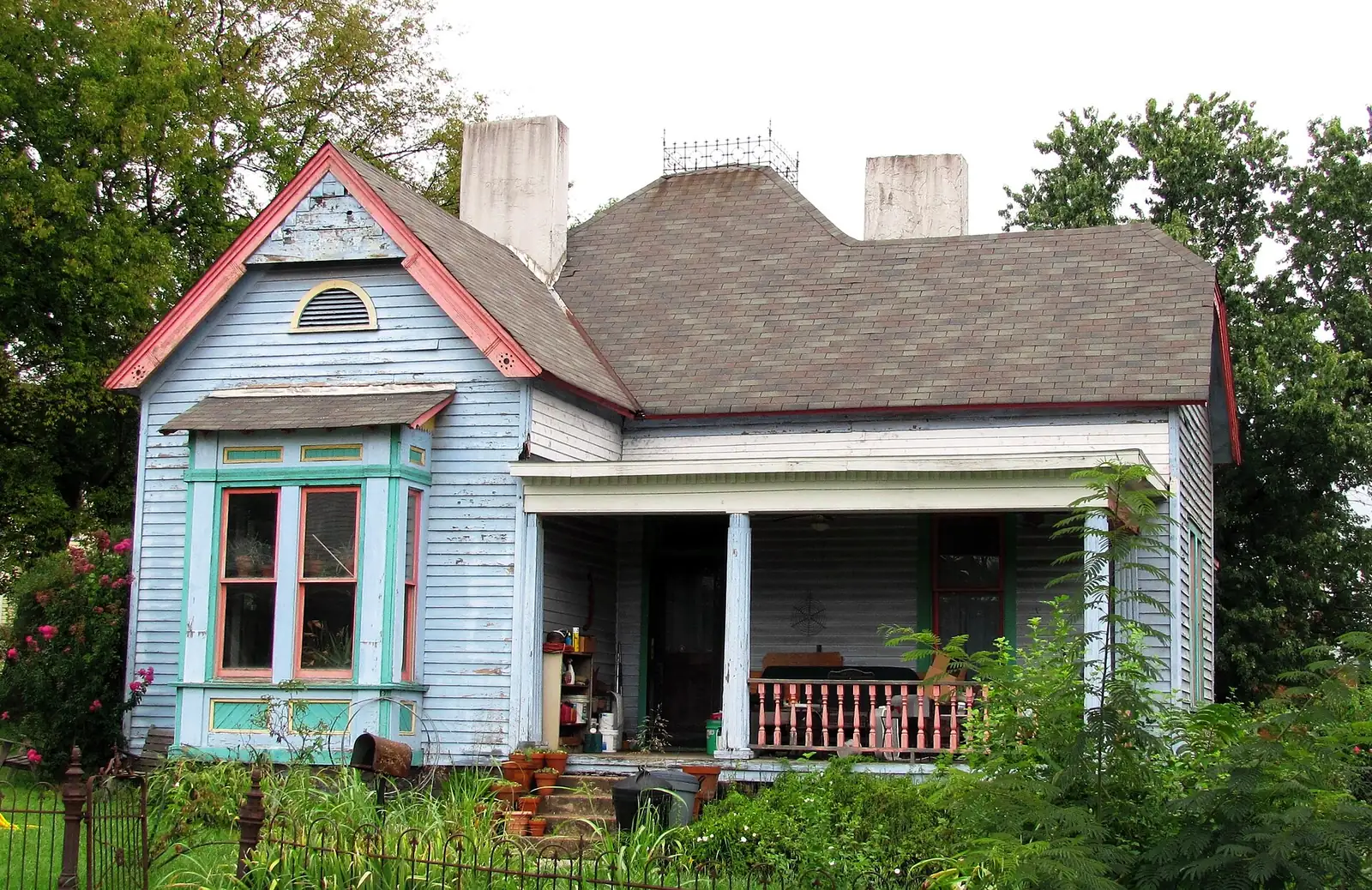 A Queen Anne house at 1103 Oak Ave. in the Mechanicsville Historic District, Knoxville.