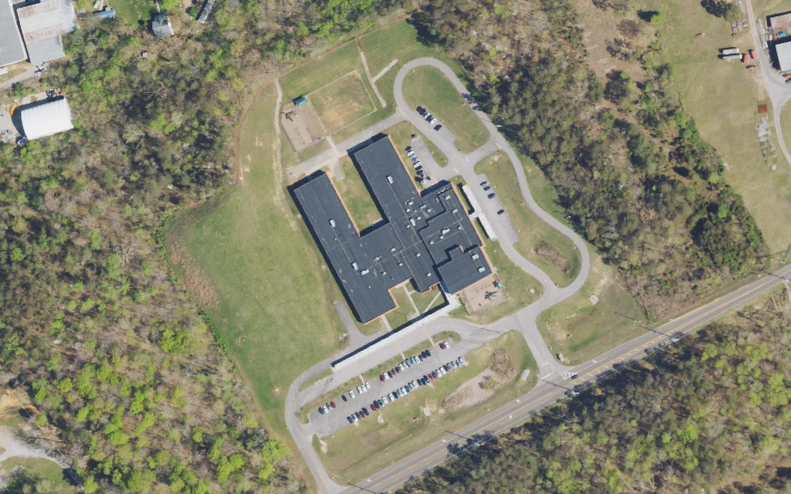 Aerial view of the area around Carter Elementary School on Strawberry Plains Pike, Knoxville, from the 2023 National Agriculture Imagery Program survey