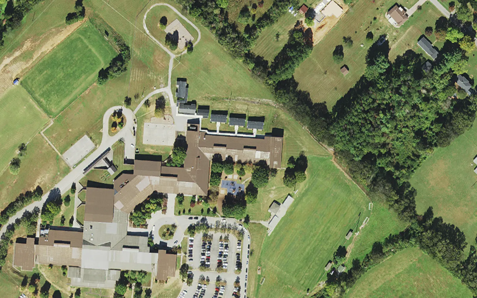 Aerial view of the area around Farragut Intermediate School on West End Avenue, Farragut, from the 2018 National Agriculture Imagery Program survey