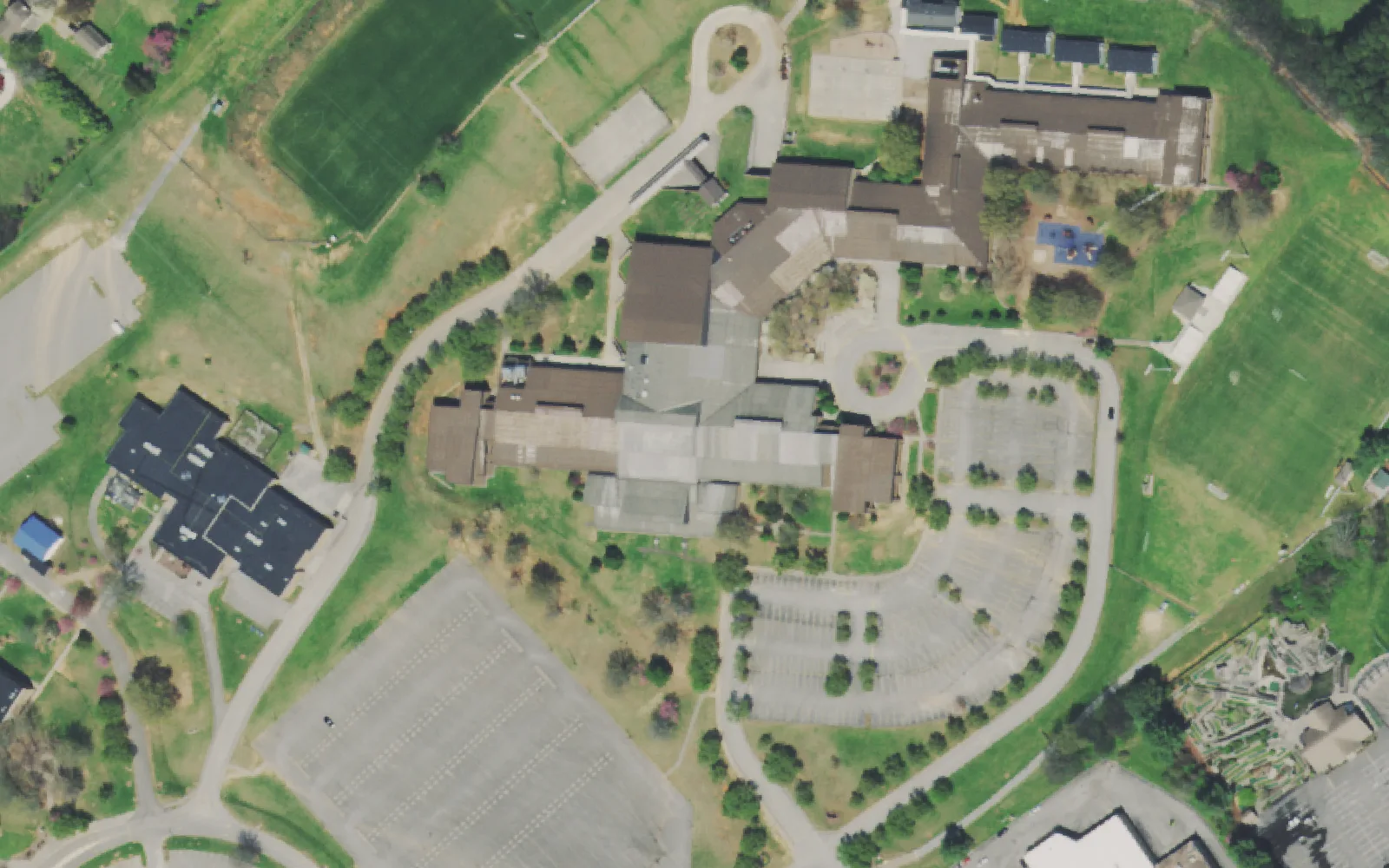 Aerial view of the area around Farragut Middle School on West End Avenue, Farragut, from the 2021 National Agriculture Imagery Program survey