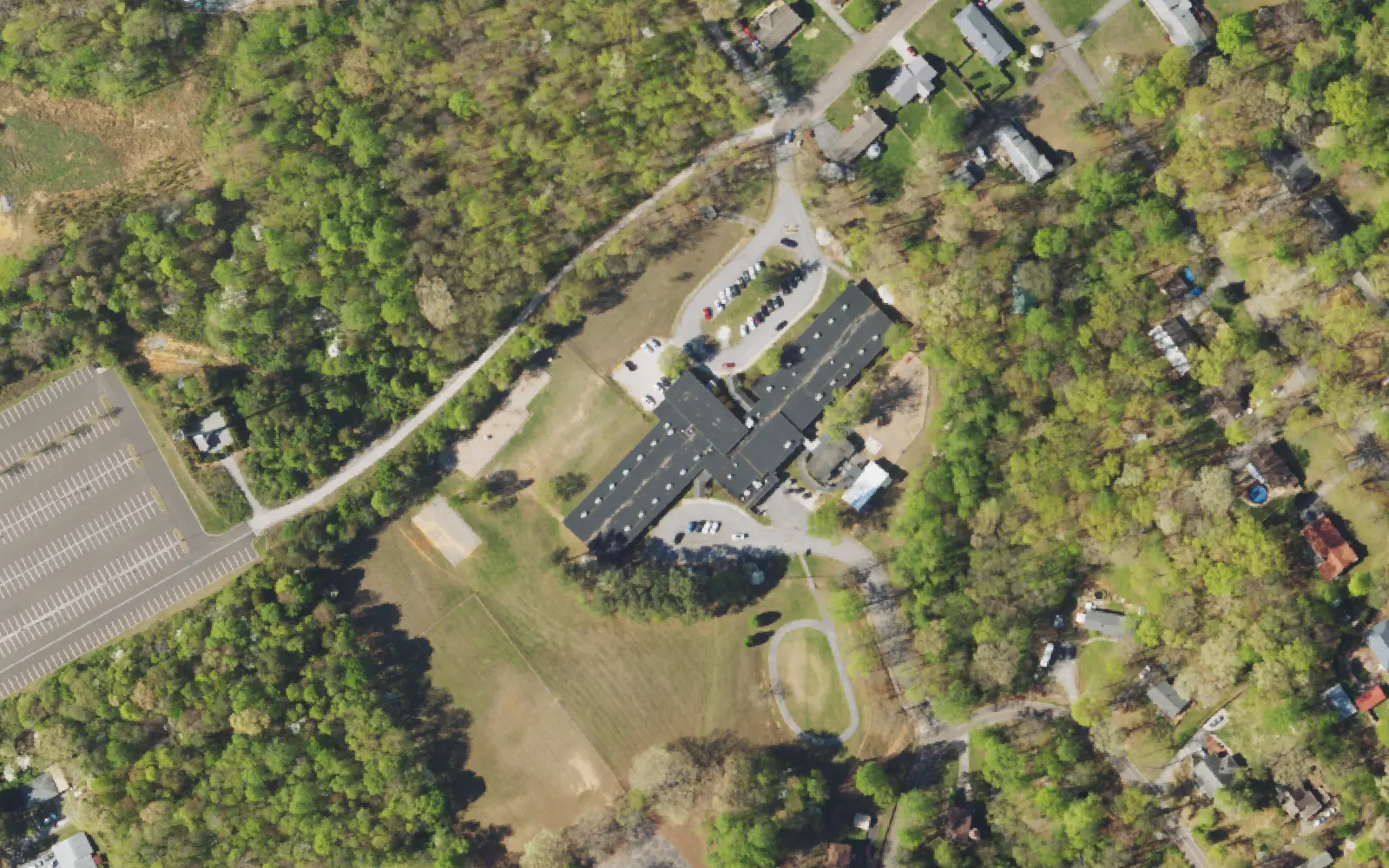 Aerial view of the area around Sterchi Elementary School on Oaklett Drive, Knoxville, from the 2023 National Agriculture Imagery Program survey
